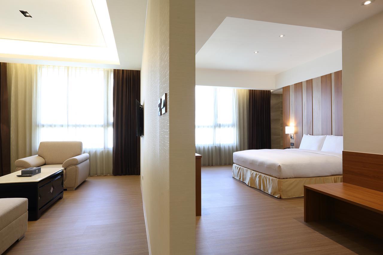 Full Kind Hotel เมืองฮวาเหลียน ภายนอก รูปภาพ