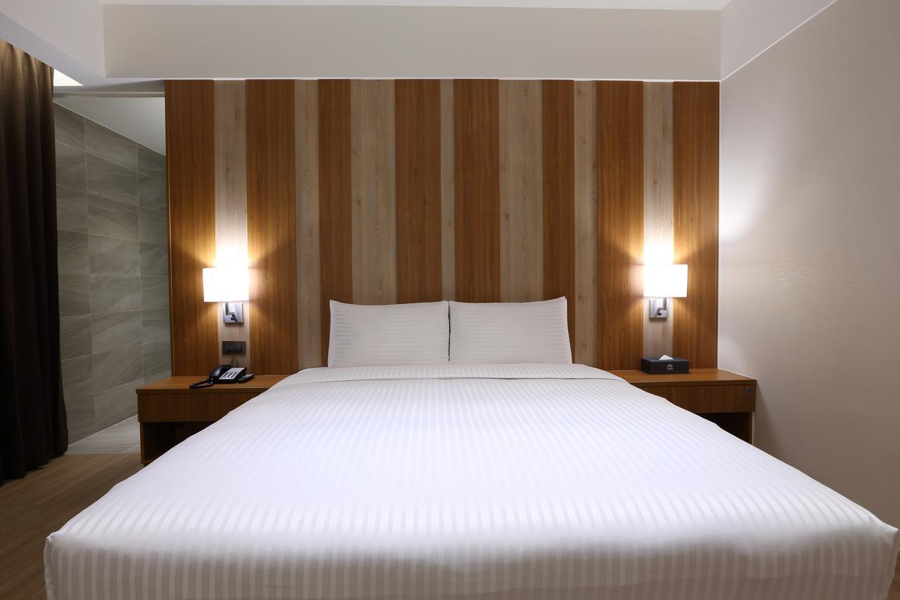 Full Kind Hotel เมืองฮวาเหลียน ภายนอก รูปภาพ