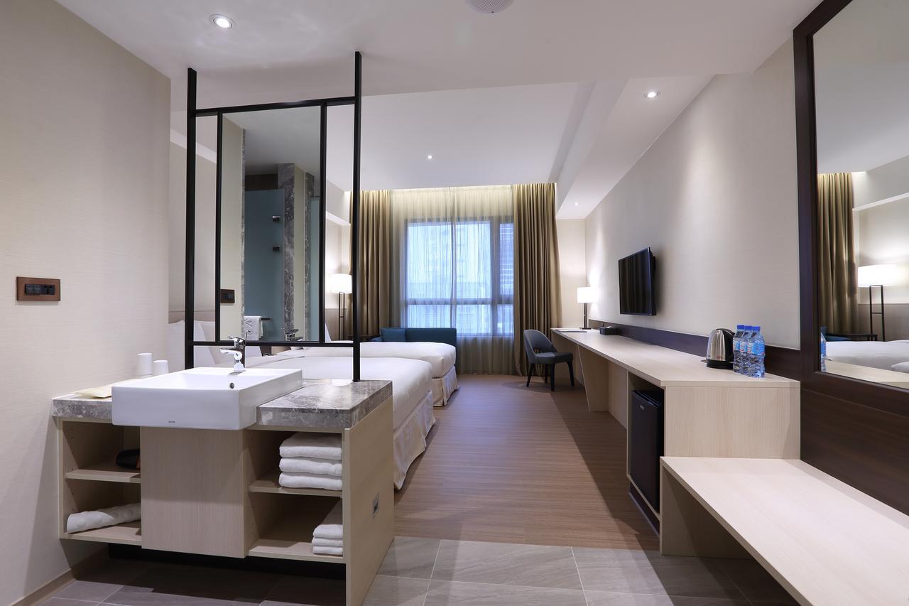 Full Kind Hotel เมืองฮวาเหลียน ภายนอก รูปภาพ